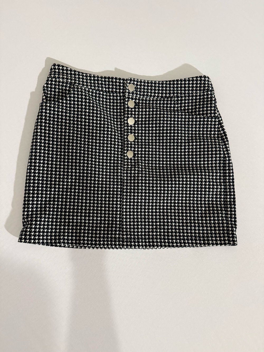 Forever 21 Black & White Houndstooth Button-Front Mini Skirt